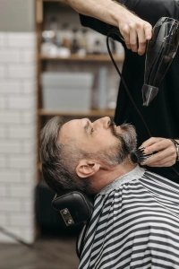 Männerhaarschnitte bei uns – Erfahrung, Qualität & moderne Barber-Kunst